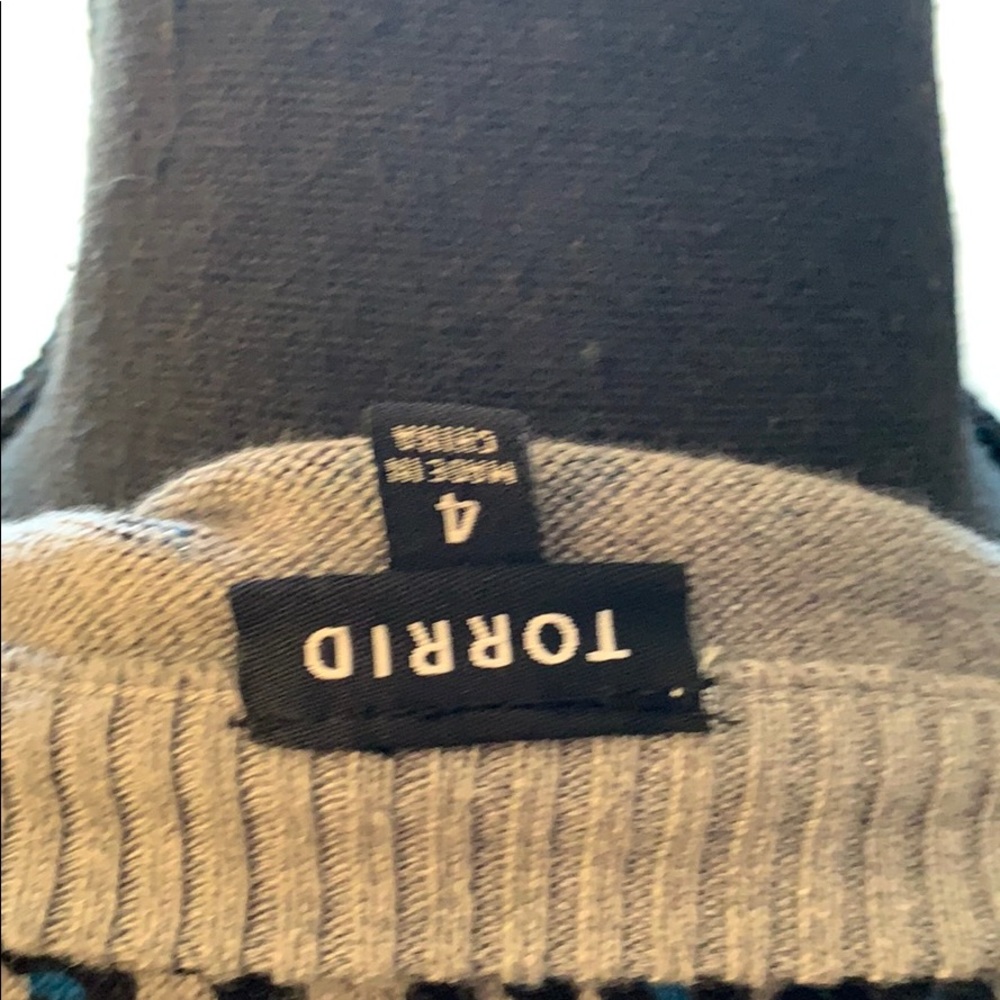 Sweater - Picture 7 of 7